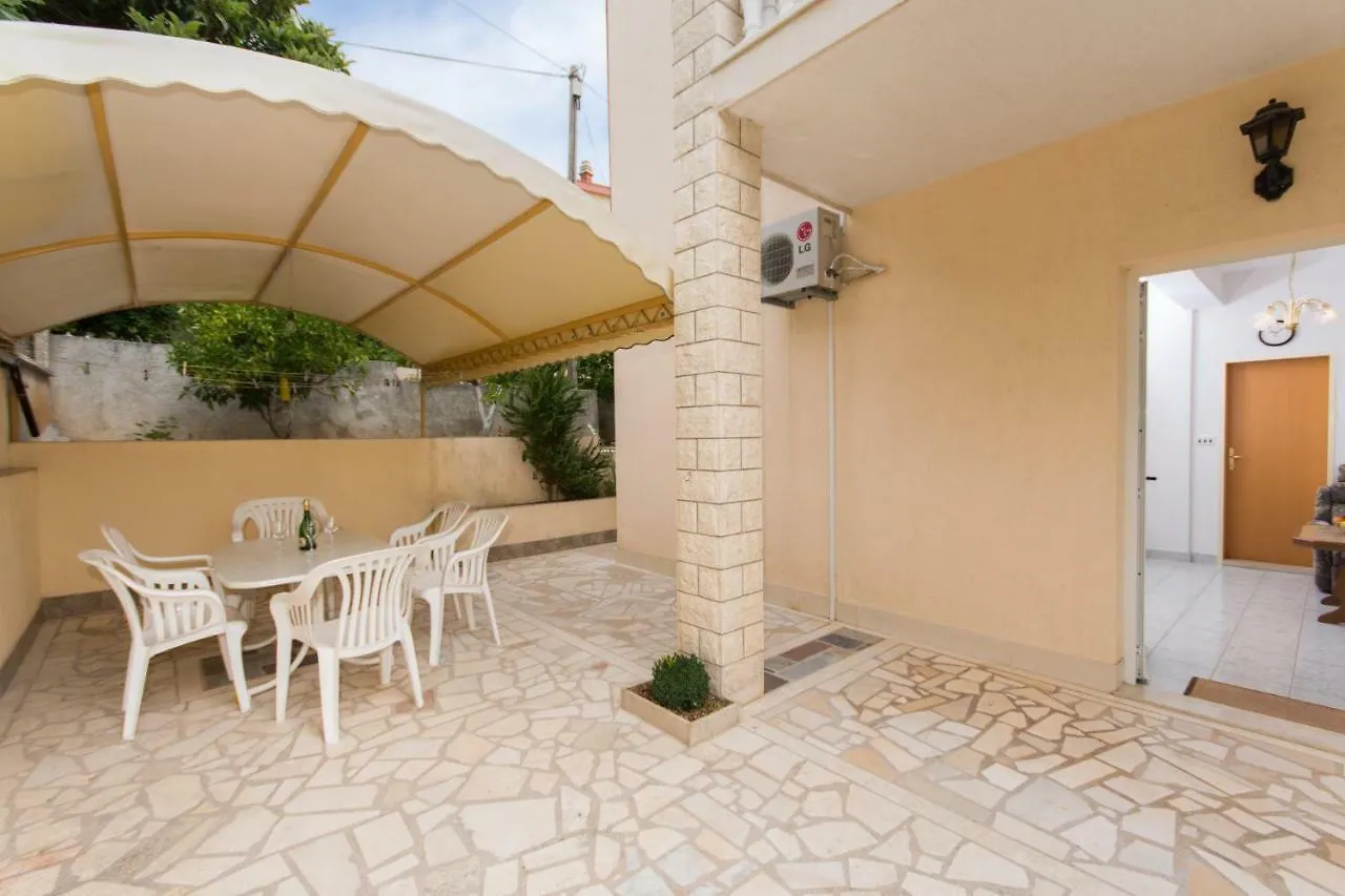 Apartment Villa Nella Bella Trogir Croatia