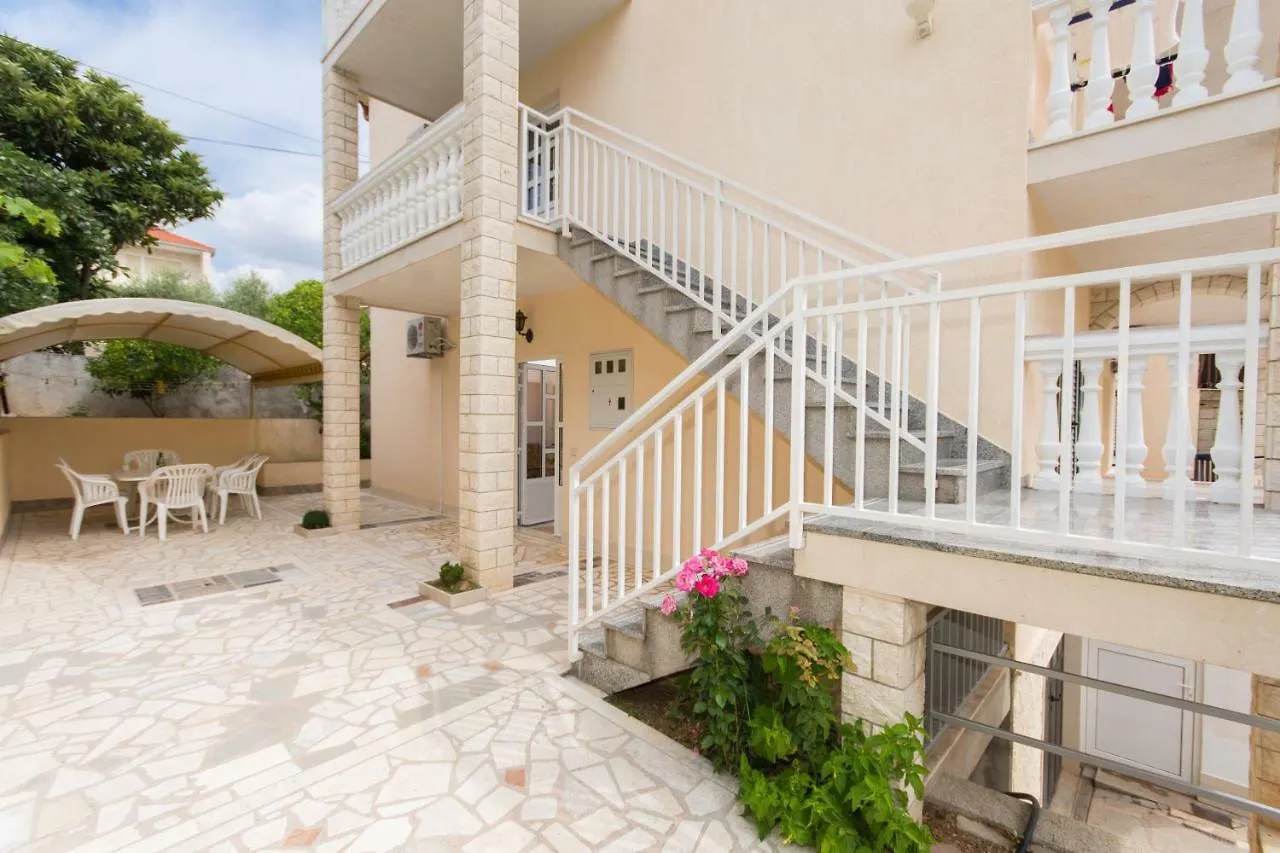 Apartment Villa Nella Bella Trogir Croatia