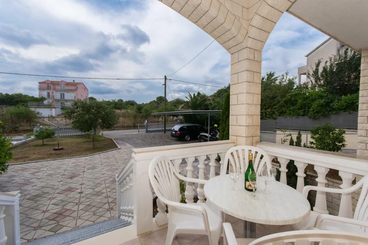 Apartment Villa Nella Bella Trogir Croatia