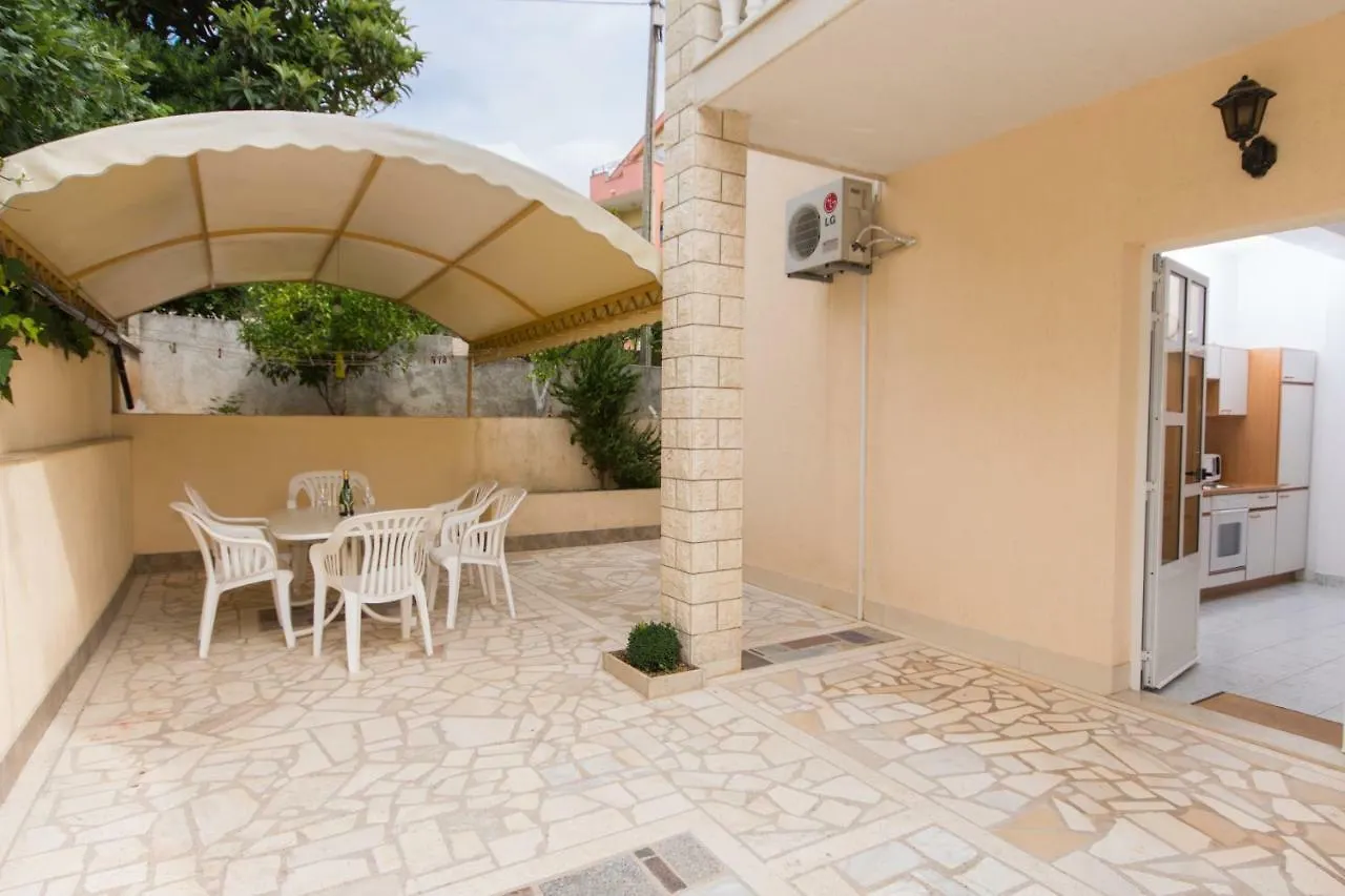 Apartment Villa Nella Bella Trogir